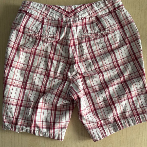 Ladies Dockers - Picture 2 of 8